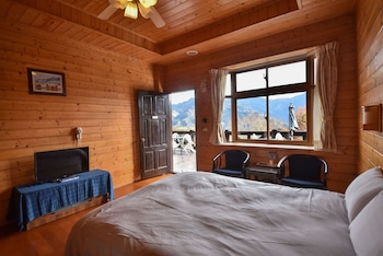 room-image