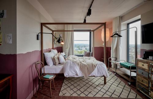 room-image
