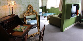 room-image