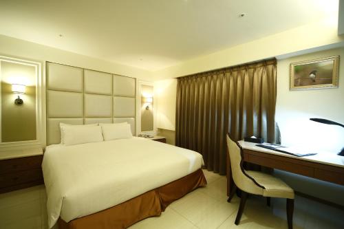 room-image