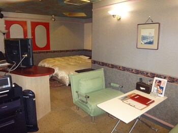 room-image