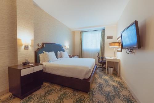 room-image