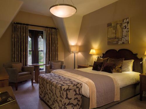 room-image