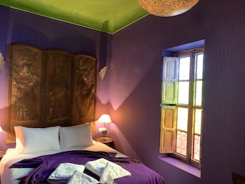 room-image