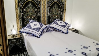 room-image