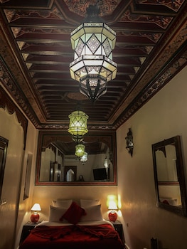 room-image