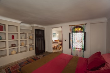 room-image