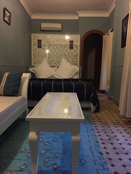 room-image