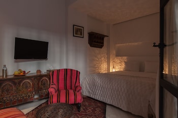 room-image