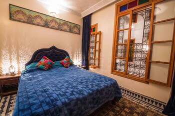 room-image