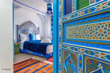 room-image