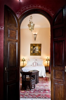 room-image