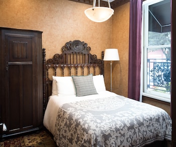 room-image