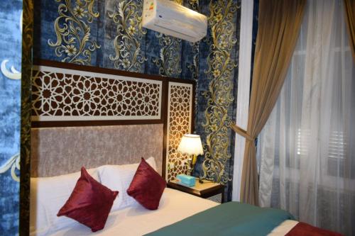 room-image