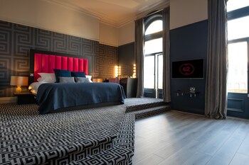 room-image