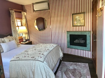room-image