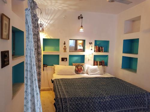 room-image
