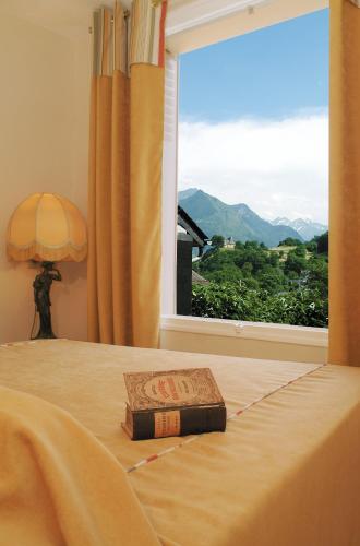 room-image