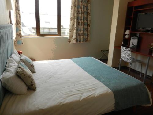 room-image