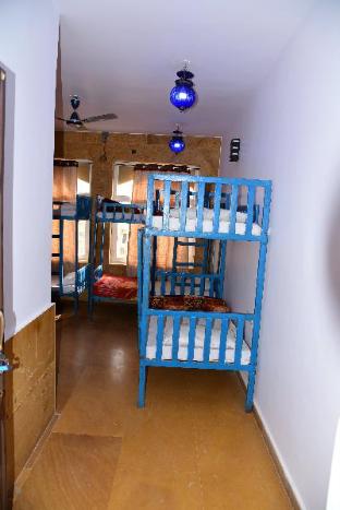 room-image
