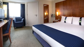 room-image
