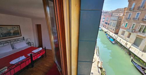 room-image