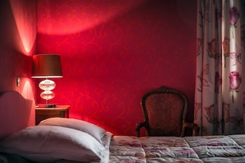 room-image