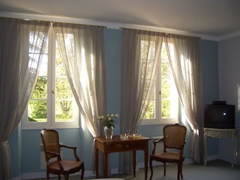 room-image