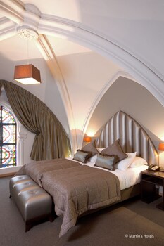 room-image