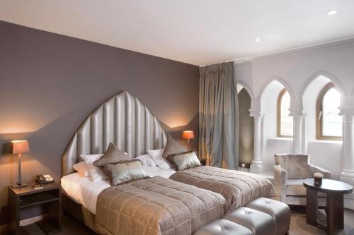 room-image