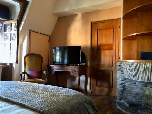 room-image