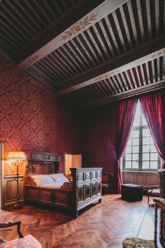 room-image