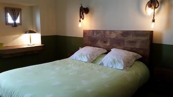 room-image