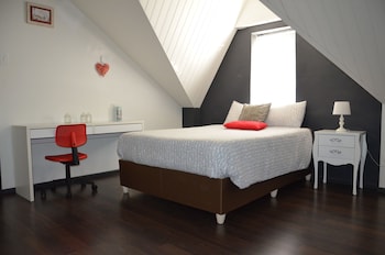 room-image