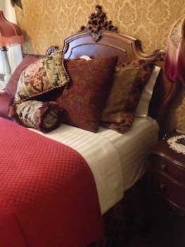 room-image