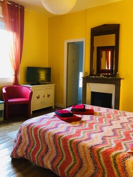 room-image