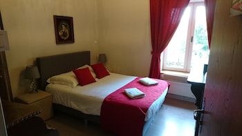 room-image
