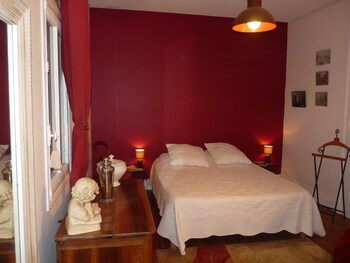 room-image