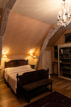 room-image