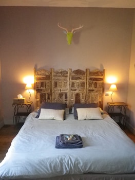 room-image