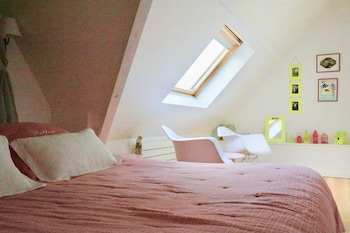 room-image