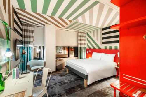 room-image