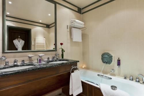room-image