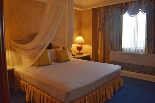 room-image