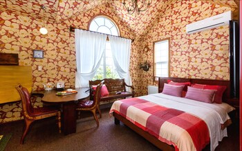 room-image