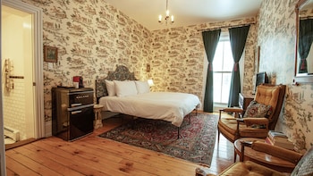 room-image