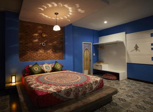 room-image