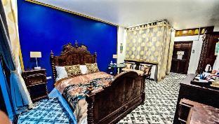 room-image