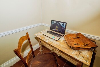 room-image