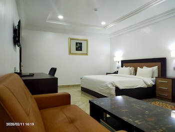 room-image